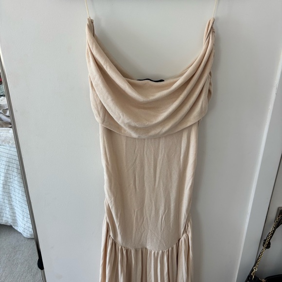 NWOT Lioness Field of Dreams Maxi Dress in Oatmeal - never worn - Picture 4 of 8